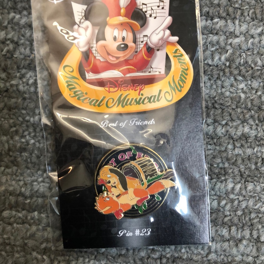 Disney’s Fox and the Hound Pin